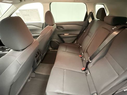 Used 2024 Nissan Rogue S AWD/4WD image 10