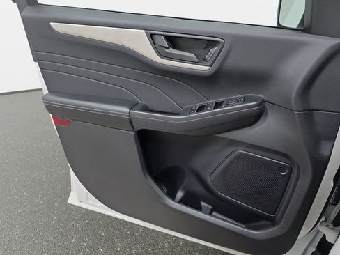 Used 2022 Ford Escape SE w/ Cold Weather Package image 27