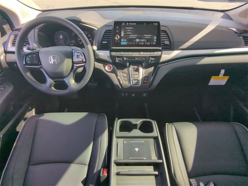 New 2026 Honda Odyssey Touring image 14