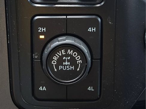 Used 2022 Ford F150 Lariat AWD/4WD image 16