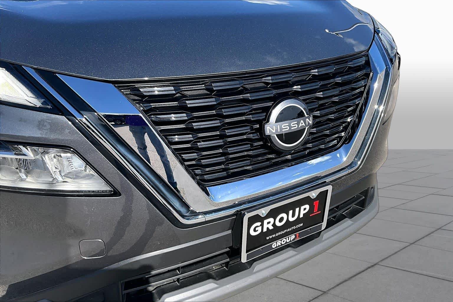 Used 2023 Nissan Rogue SV FWD image 30