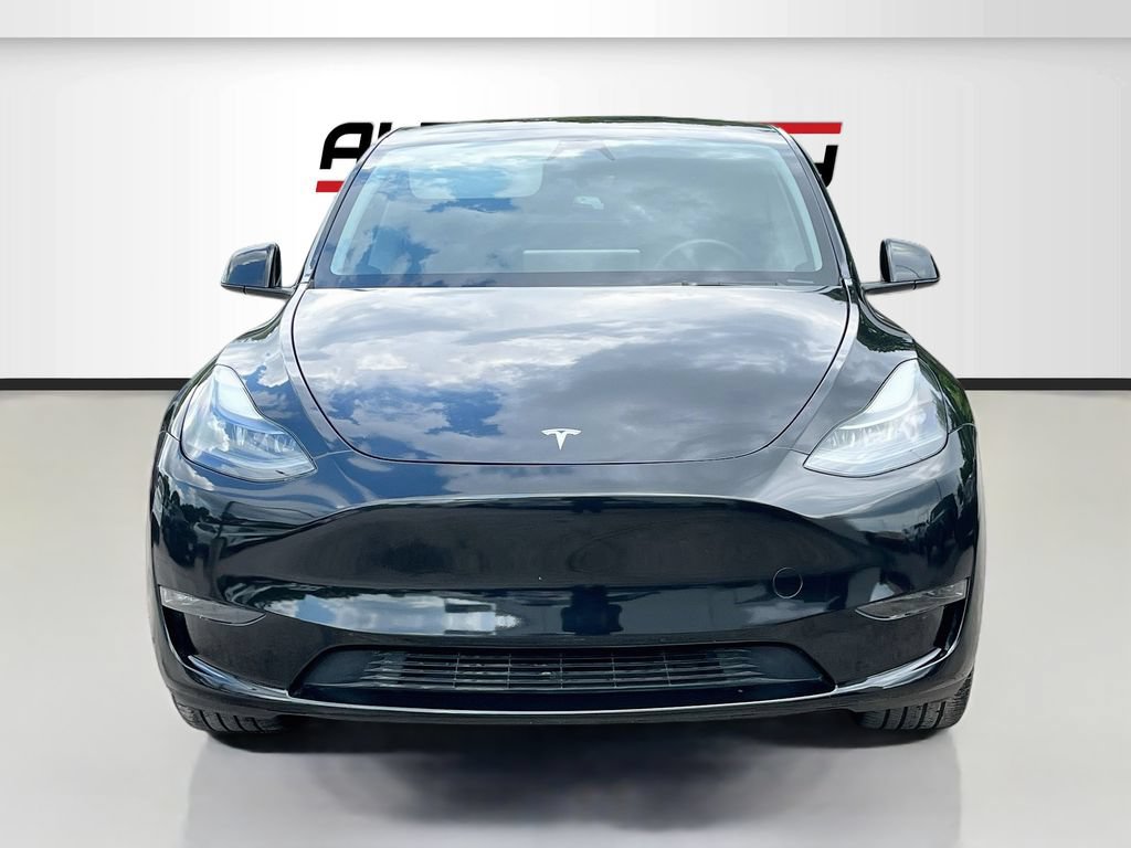 Used 2025 Tesla Model Y Long Range RWD image 2