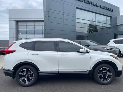 Used 2019 Honda CR-V Touring image 2