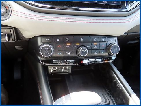 Used 2024 Dodge Durango R/T AWD/4WD image 18