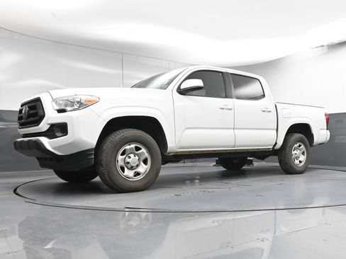 Certified 2020 Toyota Tacoma SR image 22