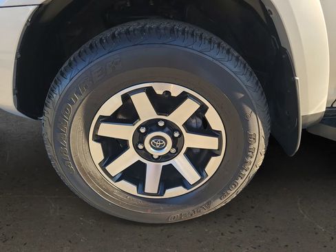 Used 2022 Toyota 4Runner TRD Off-Road Premium w/ Moonroof Package image 26