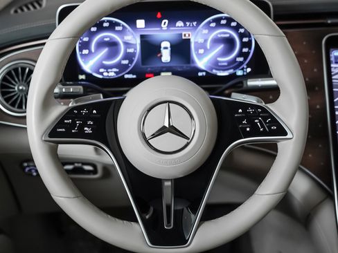 Certified 2023 Mercedes-Benz EQS 450+ SUV image 15