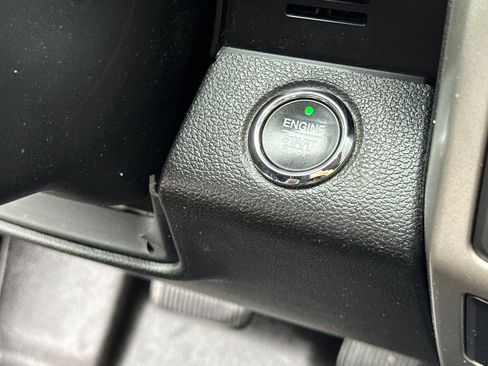 Used 2017 Ford F150 Lariat w/ Trailer Tow Package image 22