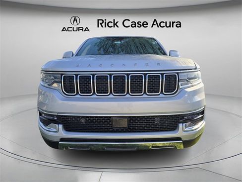 Used 2022 Jeep Wagoneer Series III image 3