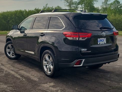 Used 2018 Toyota Highlander Limited AWD/4WD image 2