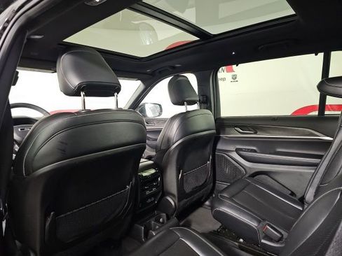 Certified 2024 Jeep Grand Cherokee L Limited w/ Luxury Tech Group II image 14