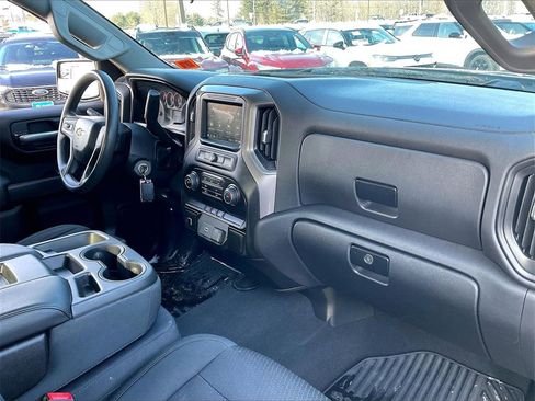 Used 2019 Chevrolet Silverado 1500 Custom w/ Custom Value Package image 13