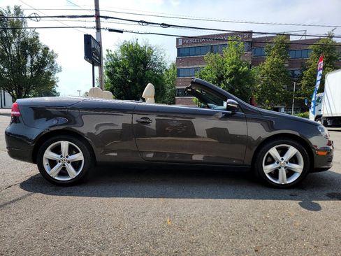 Used 2012 Volkswagen Eos Lux image 11