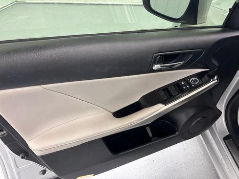 Used 2014 Lexus IS 250 RWD image 35