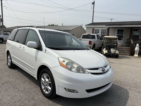 Used 2010 Toyota Sienna image 7
