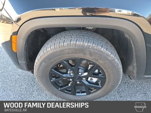 Used 2025 Jeep Grand Cherokee L Altitude w/ Trailer Tow Package image 11