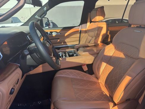 Used 2024 Jeep Grand Wagoneer Series III w/ Flexible Seating Group image 11