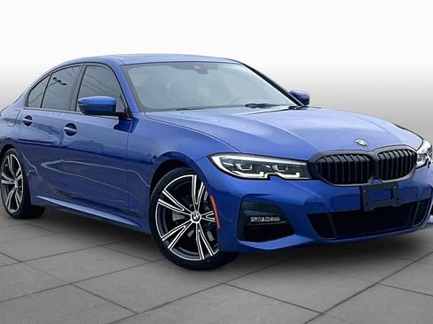 Used 2020 BMW 330i Sedan w/ M Sport Package RWD image 2