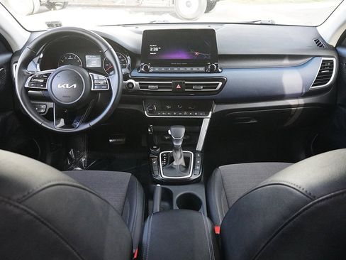 Used 2023 Kia Seltos S w/ Navigation Package image 41