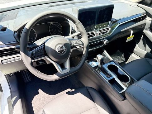 New 2025 Nissan Altima 2.5 SR w/ SR Premium Package image 6