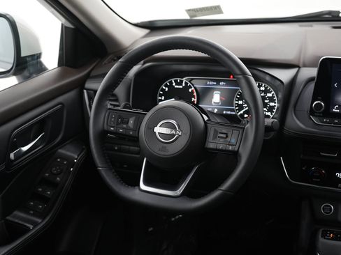 Used 2023 Nissan Rogue SV w/ SV Premium B Package AWD/4WD image 14