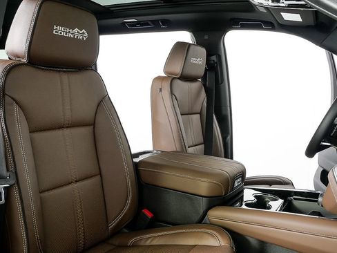 New 2026 Chevrolet Suburban High Country w/ Sun And Tow Package image 24