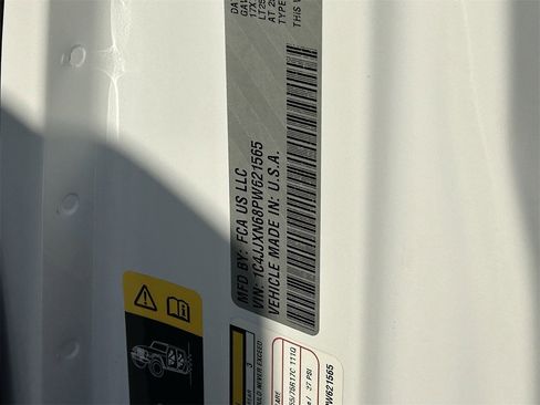 Used 2023 Jeep Wrangler Unlimited image 11