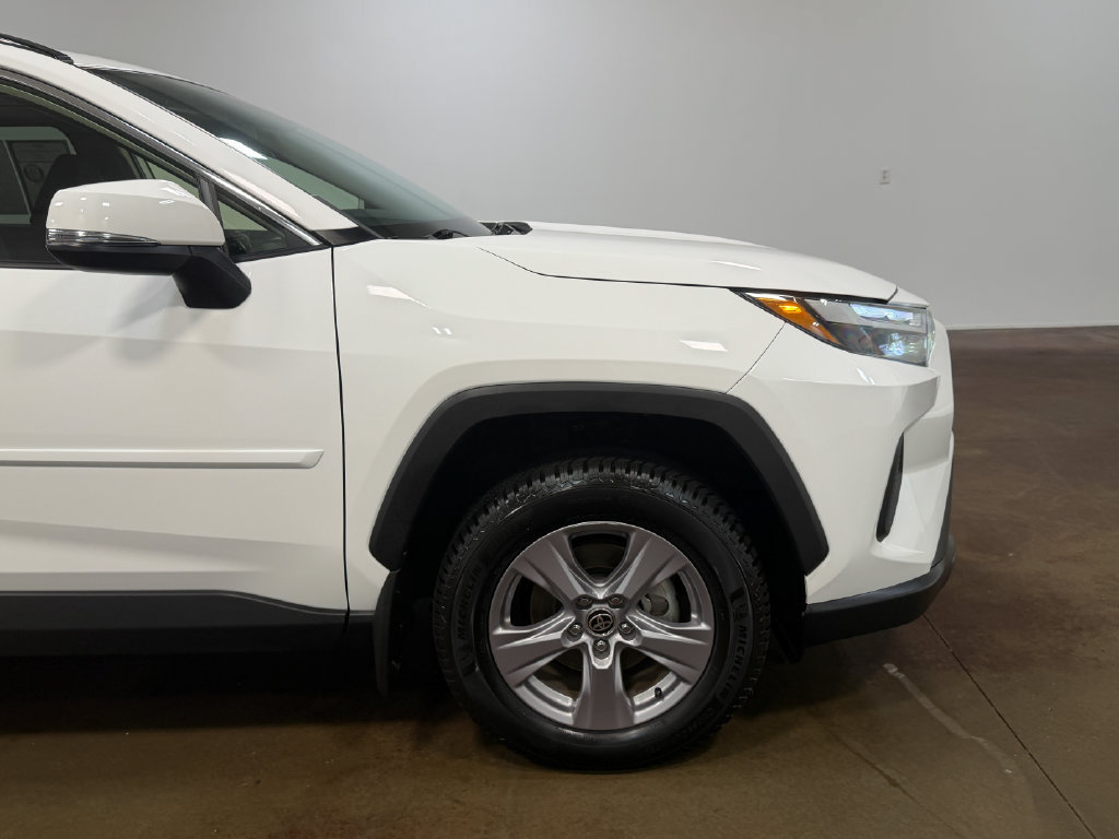 Used 2025 Toyota RAV4 XLE AWD/4WD image 31