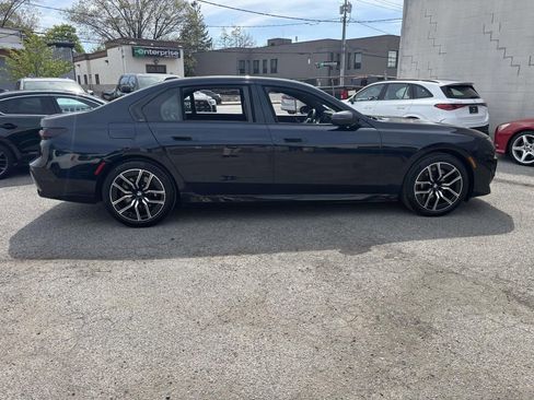 Used 2025 BMW 740i xDrive AWD/4WD image 8