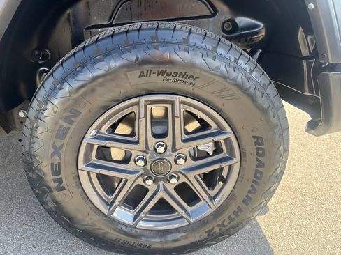 Used 2025 Jeep Wrangler Unlimited Sport AWD/4WD image 13