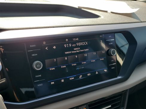 Used 2022 Volkswagen Taos SE image 21