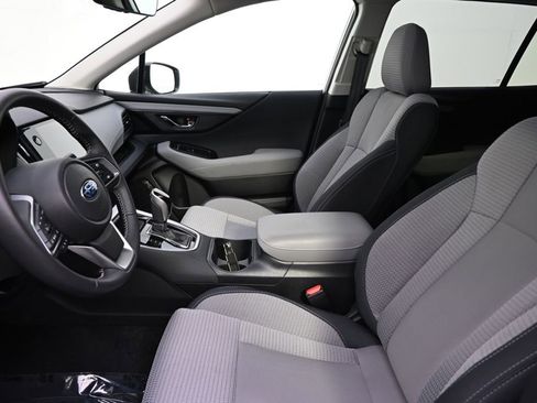 Used 2025 Subaru Outback Premium image 13