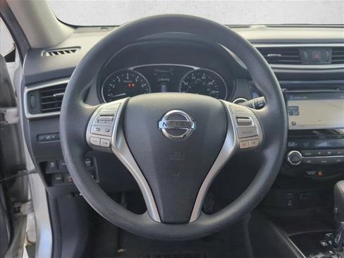 Used 2015 Nissan Rogue SV w/ SV Premium Package image 15