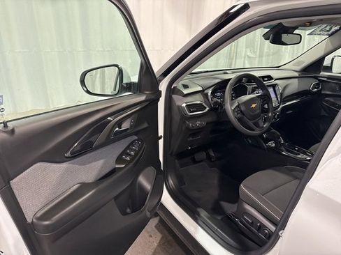Certified 2023 Chevrolet TrailBlazer LT w/ Convenience Package image 7