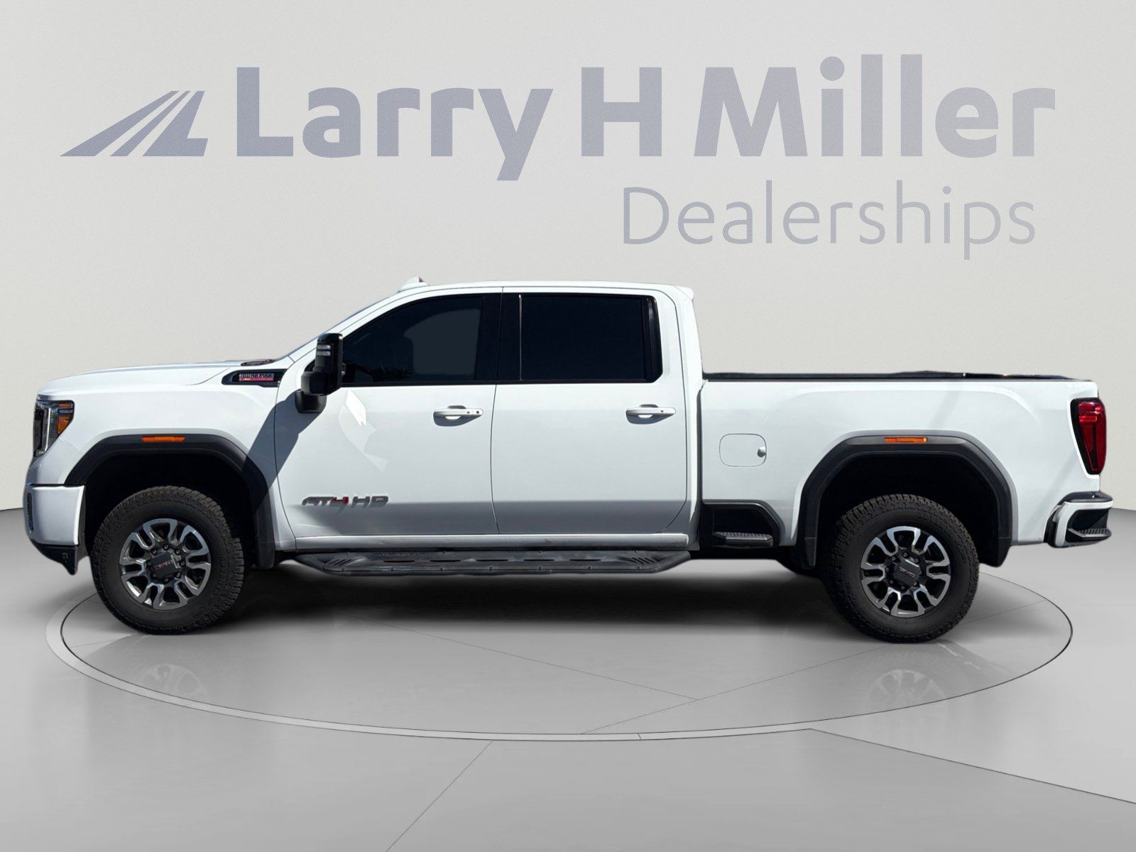 Used 2022 GMC Sierra 2500 AT4 w/ Gooseneck/5TH Wheel Package AWD/4WD image 2