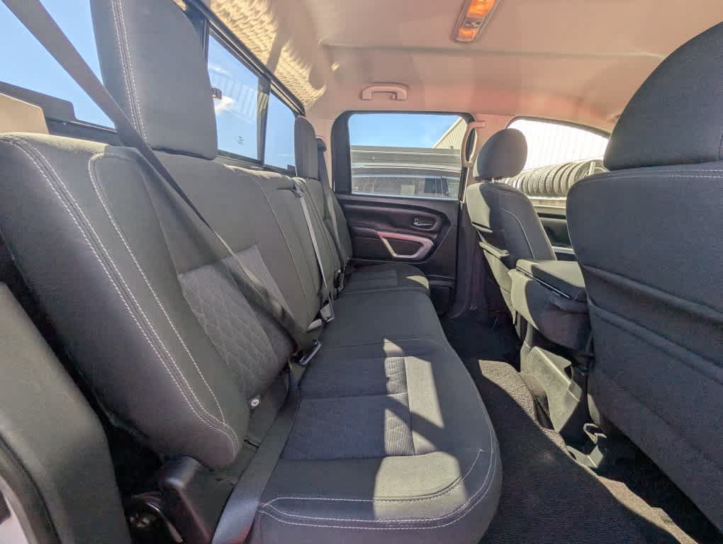 Used 2017 Nissan Titan SV AWD/4WD image 26