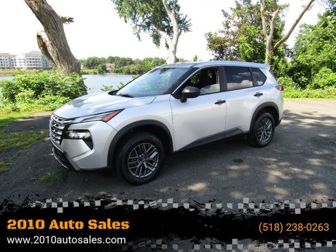 Used 2024 Nissan Rogue S AWD/4WD image 1