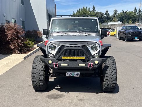 Used 2008 Jeep Wrangler Unlimited Sahara AWD/4WD image 8