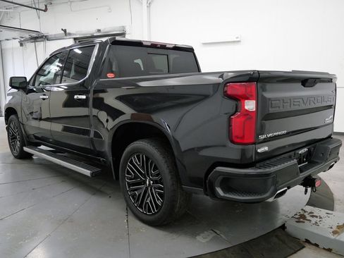 Used 2019 Chevrolet Silverado 1500 High Country w/ Technology Package AWD/4WD image 5