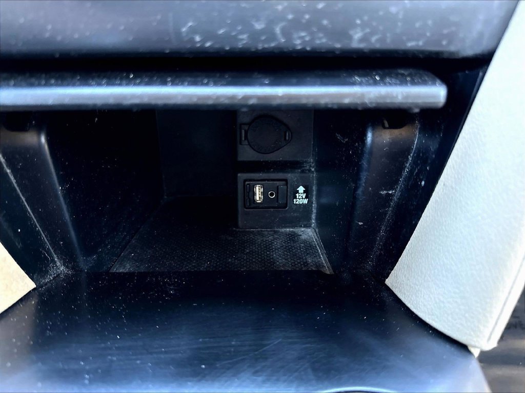 Used 2013 Toyota Camry LE FWD image 19