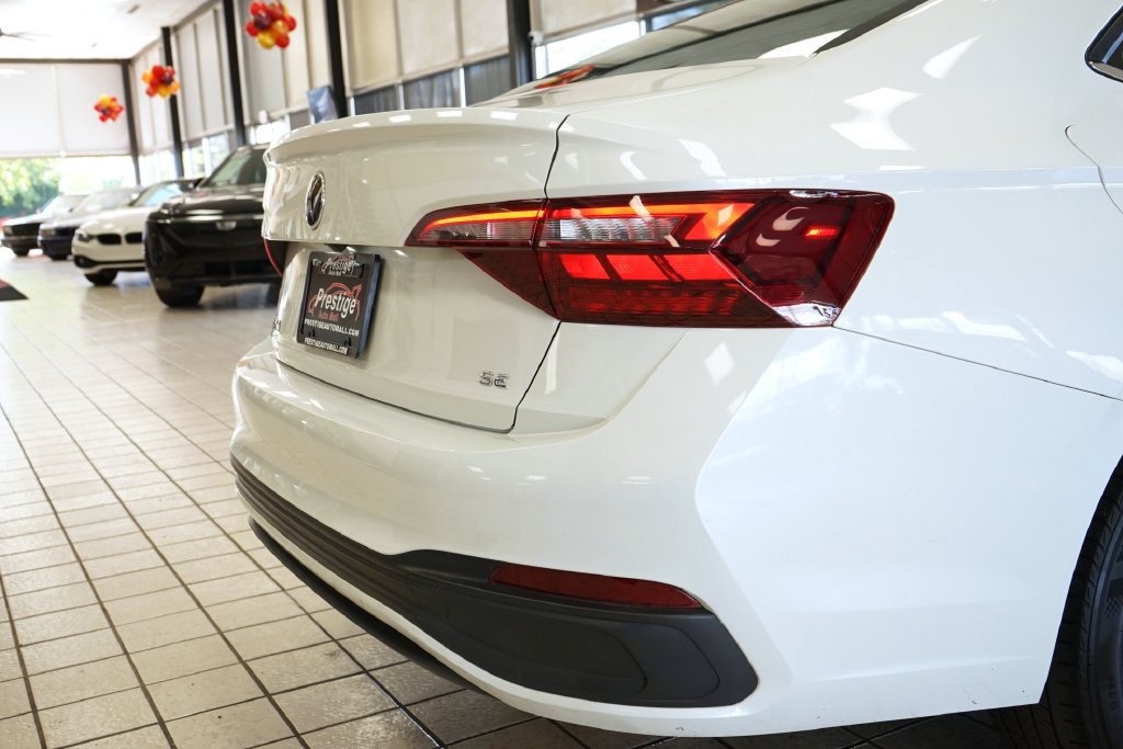 Used 2023 Volkswagen Jetta SE FWD image 13