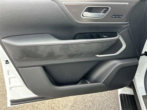 Used 2025 INFINITI QX80 Luxe image 18