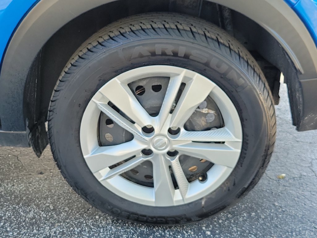 Used 2024 Nissan Kicks S FWD image 13