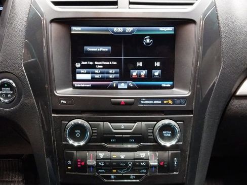 Used 2016 Ford Explorer XLT w/ Equipment Group 202A image 16