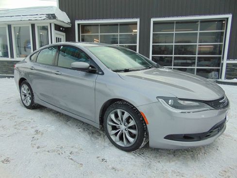 Used 2015 Chrysler 200 S w/ Comfort Group image 6
