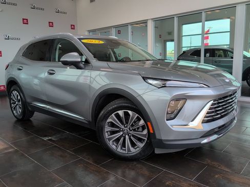 Used 2024 Buick Envision Preferred AWD/4WD image 2