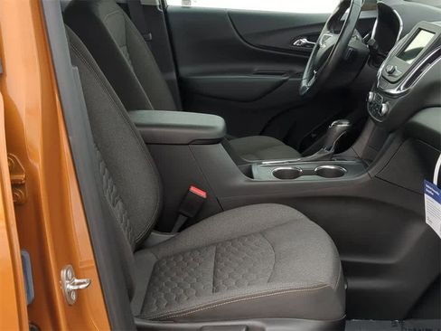 Used 2019 Chevrolet Equinox LT w/ Driver Convenience Package image 20