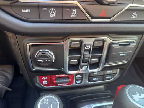 New 2025 Jeep Wrangler Rubicon image 26