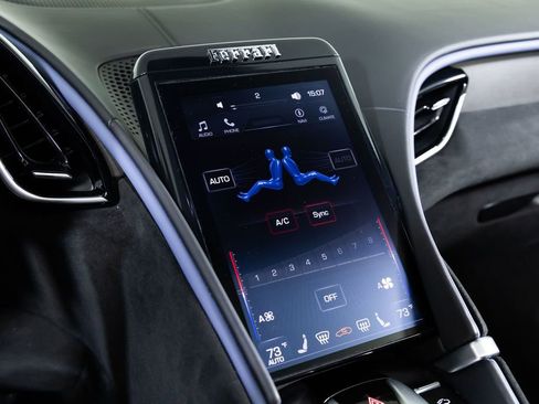 Used 2024 Ferrari Roma Spider image 37