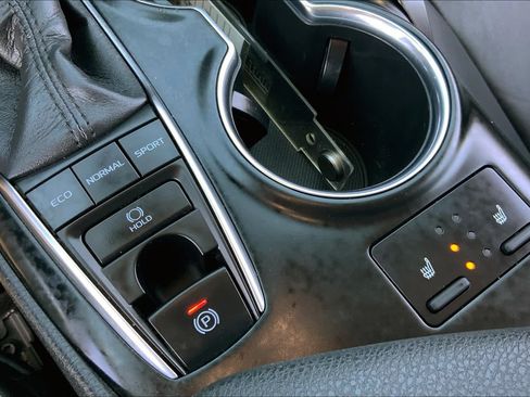 Used 2019 Toyota Camry XSE FWD image 35